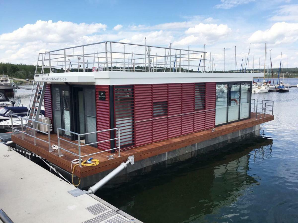 Hausboote Und Ferienhaeuser Marina Muecheln Mucheln Bagian luar foto